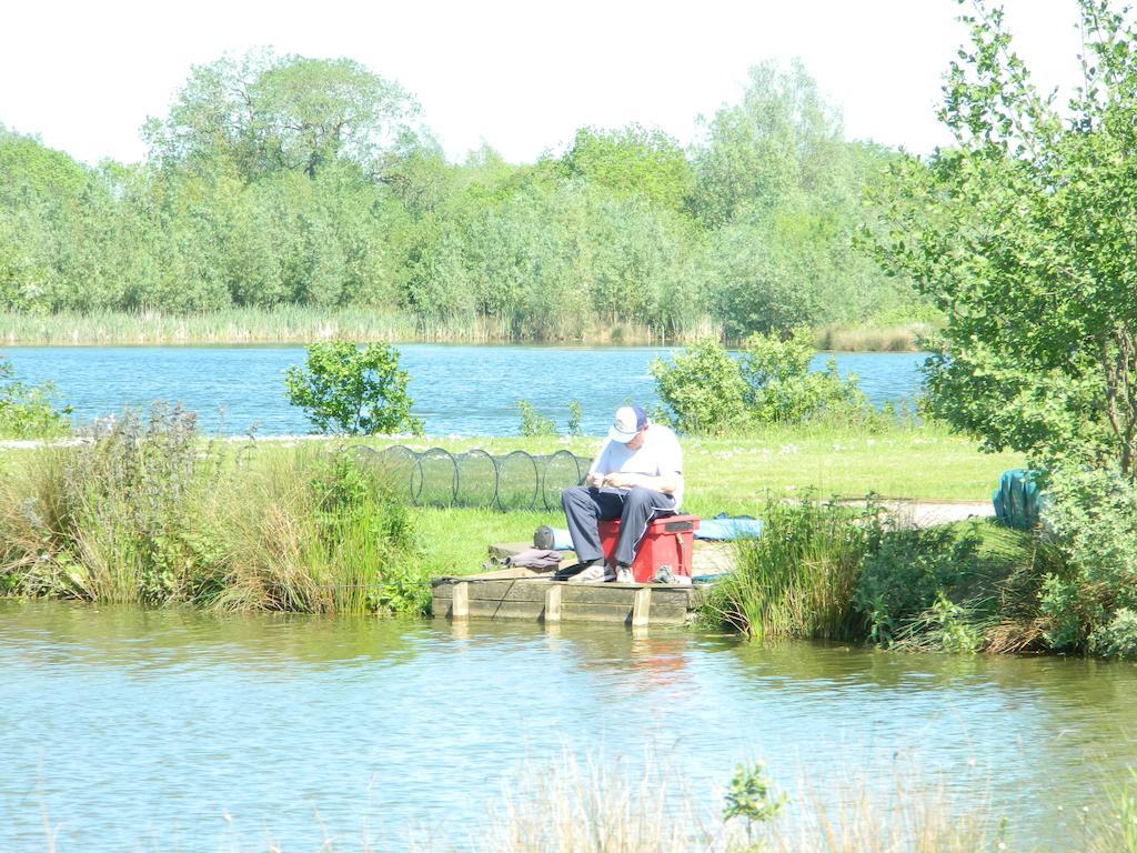 Lake Pochard Holiday Lodges South Cerney Δωμάτιο φωτογραφία
