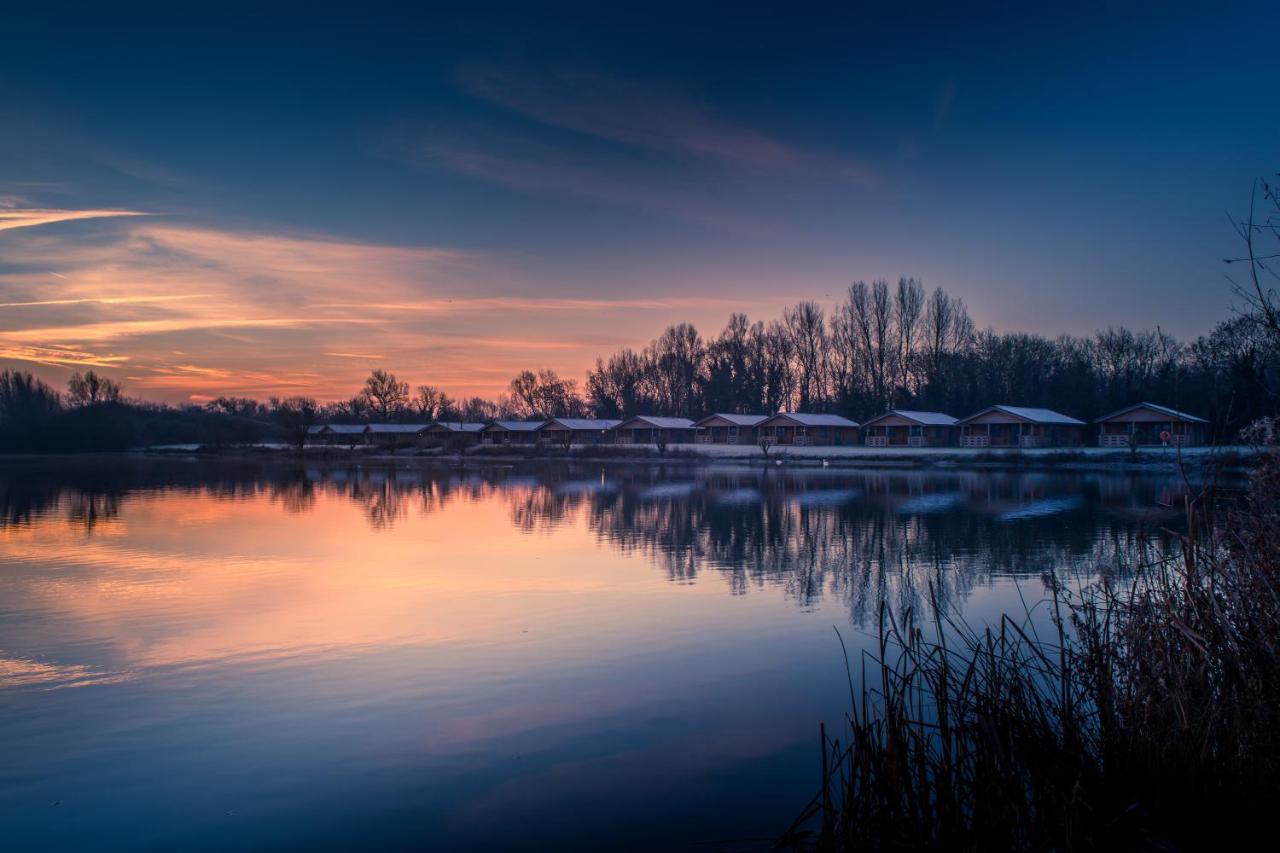 Lake Pochard Holiday Lodges South Cerney Εξωτερικό φωτογραφία